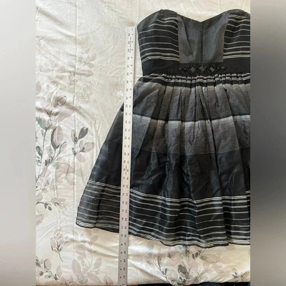 BCBGmaxazria strapless mini dress size 6 - Picture 5 of 9